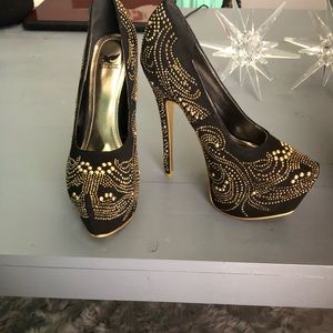 Sheikh High Heel Pump Embellished With Gold Studs